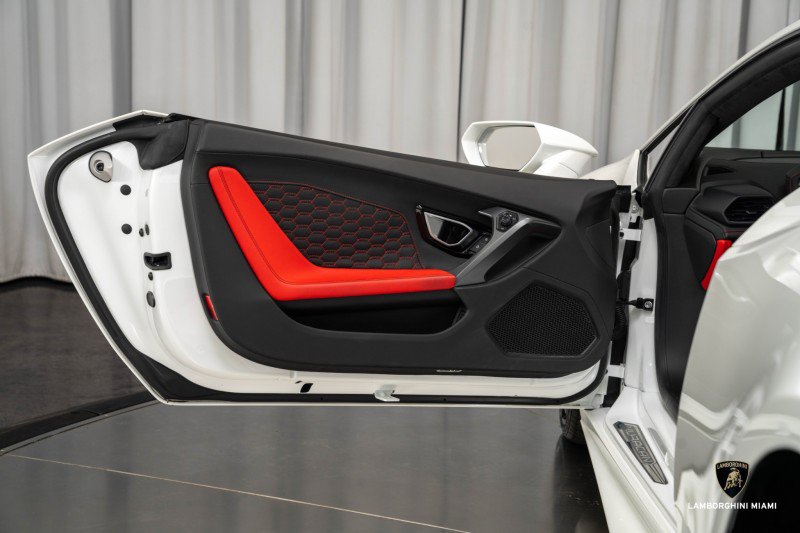 Used 2019 Lamborghini Huracan LP 580-2 image 22