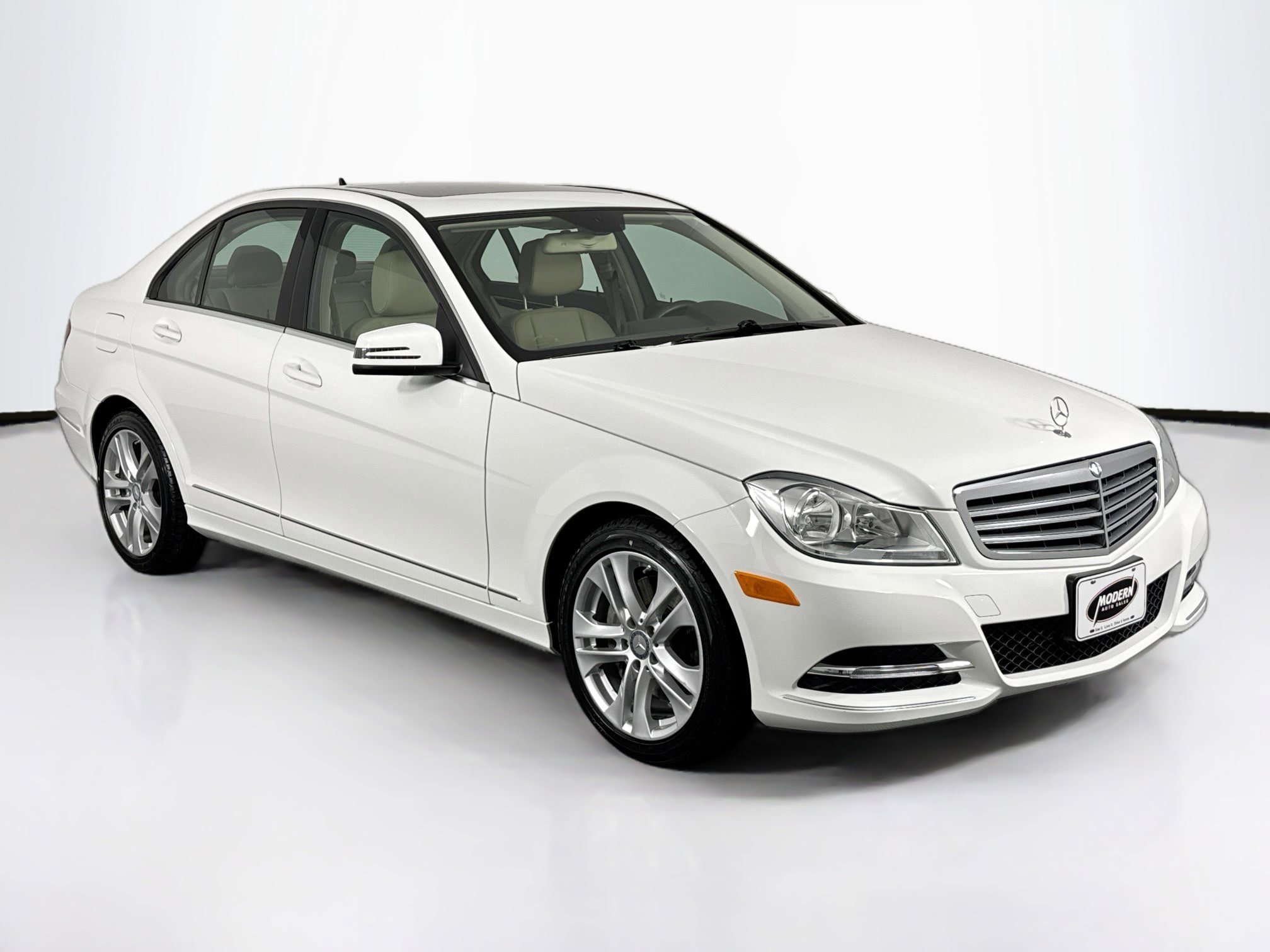 Used 2013 Mercedes-Benz C 300 4MATIC Sedan image 2