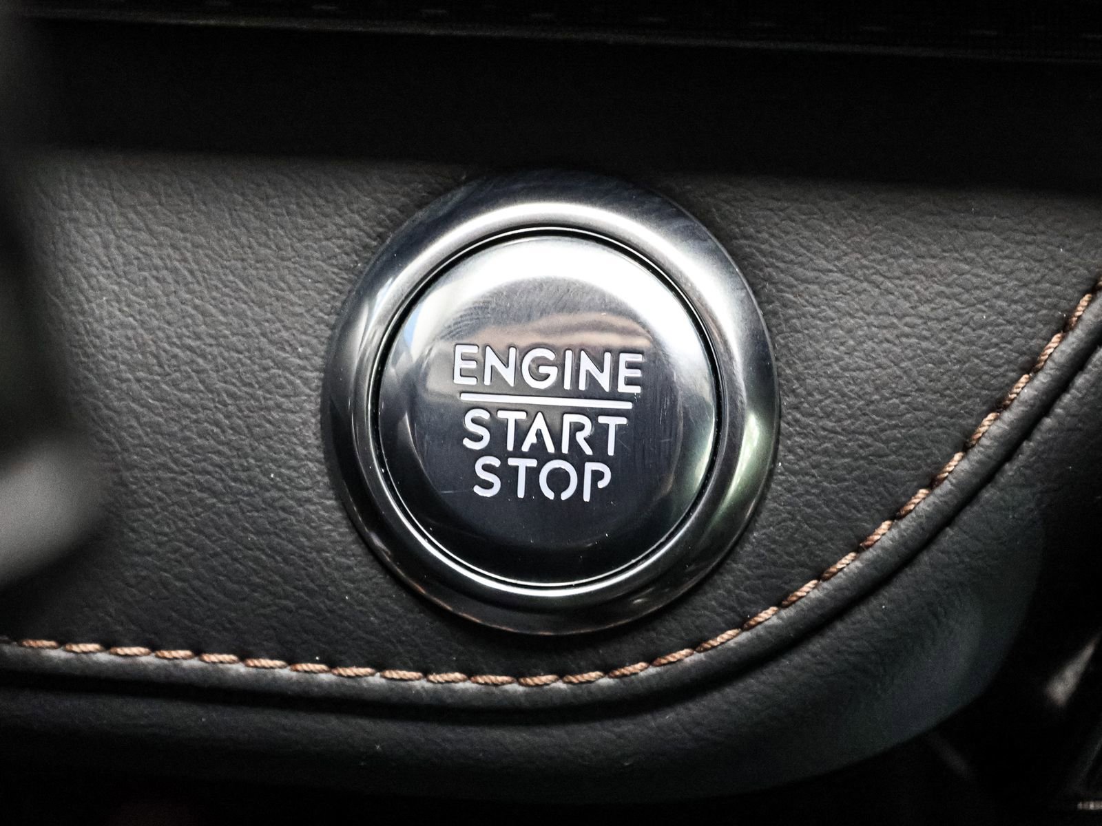 Used 2025 Lincoln Nautilus Reserve w/ Jet Appearance Package image 42