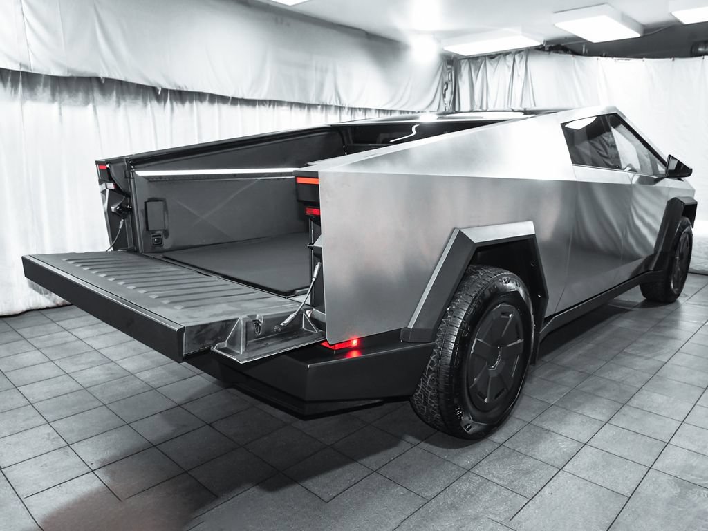 Used 2025 Tesla Cybertruck AWD Crew Cab image 86