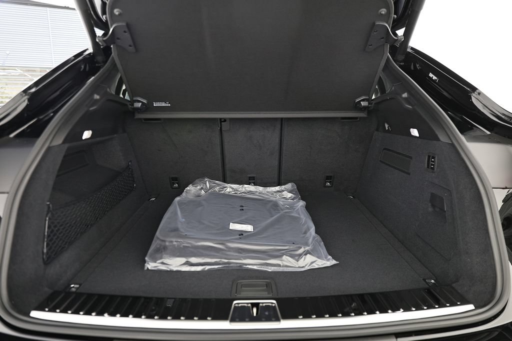 New 2026 Porsche Cayenne Coupe AWD/4WD image 30