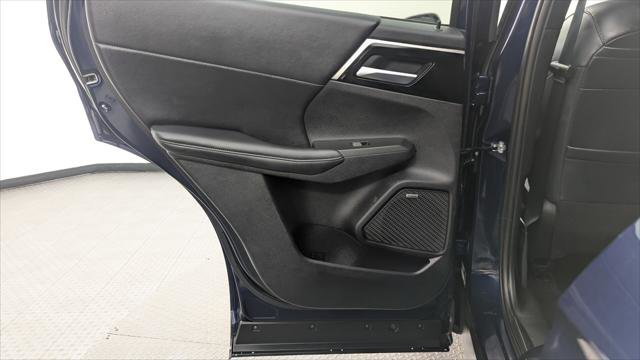 Used 2025 Mitsubishi Outlander SE image 16
