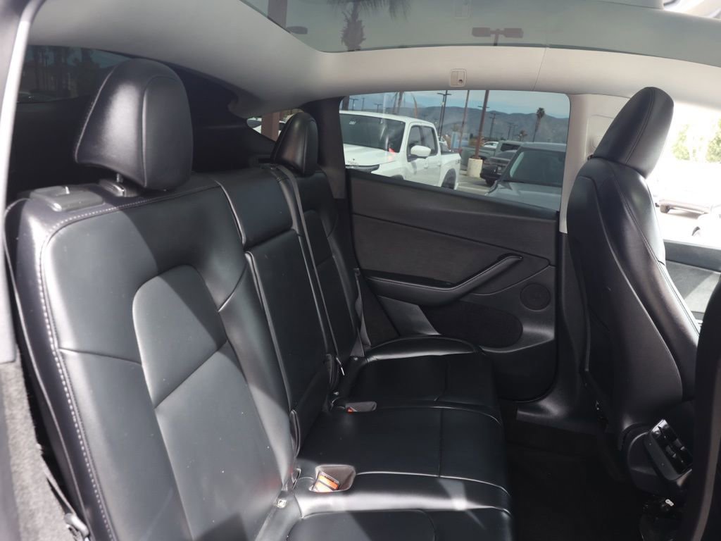 Used 2023 Tesla Model Y Long Range image 18