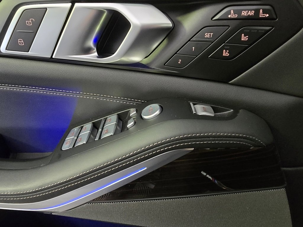 Certified 2024 BMW X7 M60i w/ Executive Package image 10