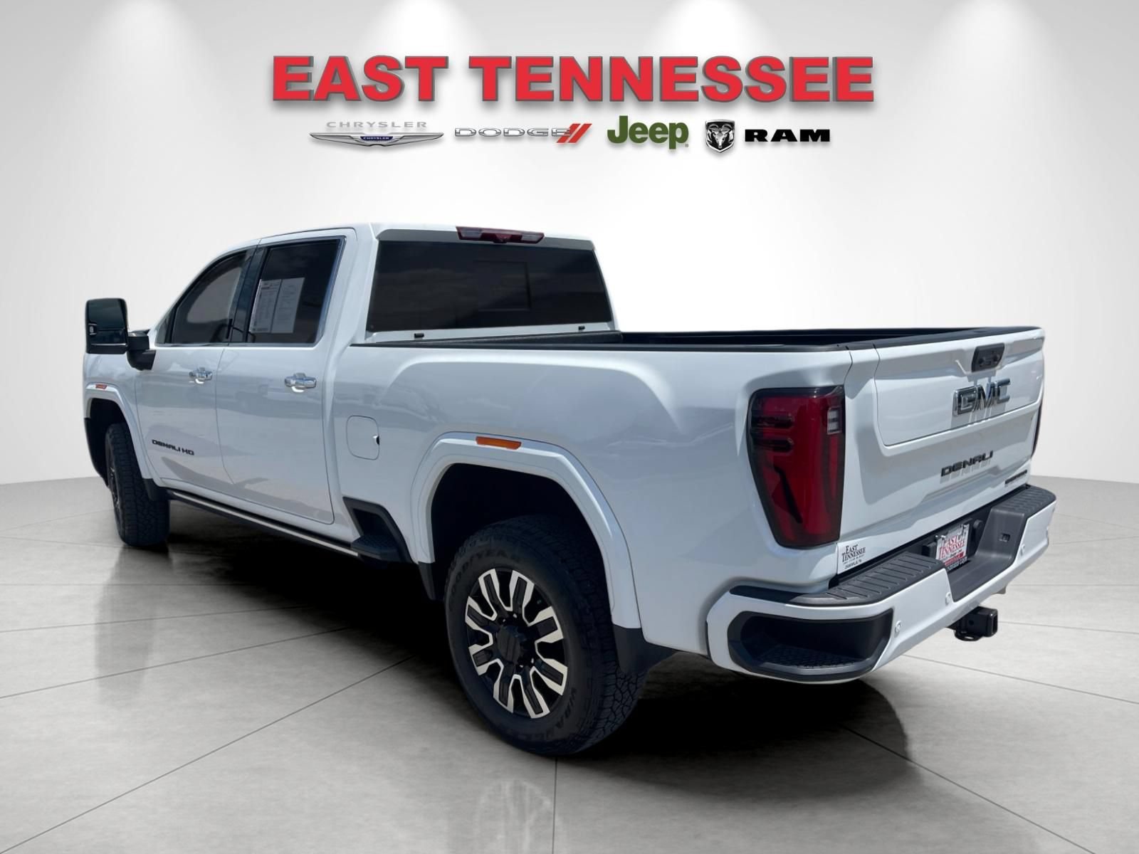 Used 2024 GMC Sierra 3500 Denali Ultimate AWD/4WD image 5