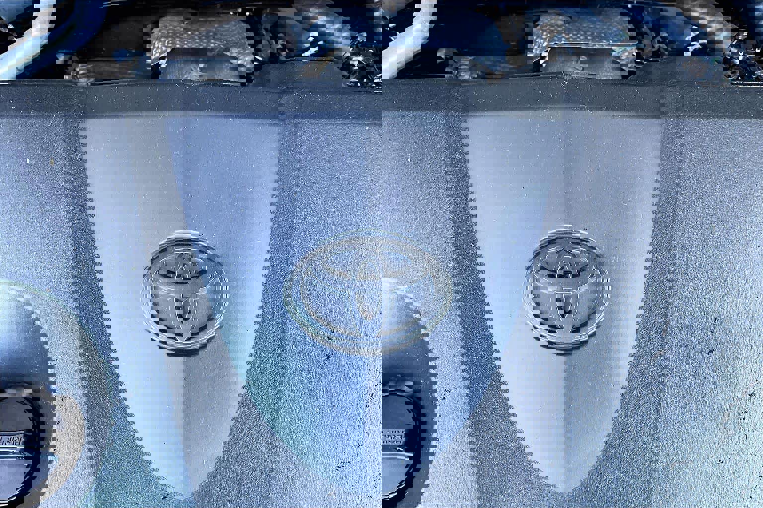 Used 2021 Toyota RAV4 XLE Premium FWD image 32