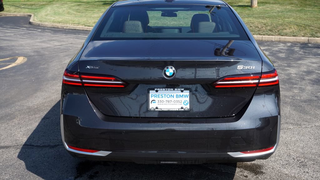 New 2027 BMW 530i xDrive w/ Premium Package AWD/4WD image 4