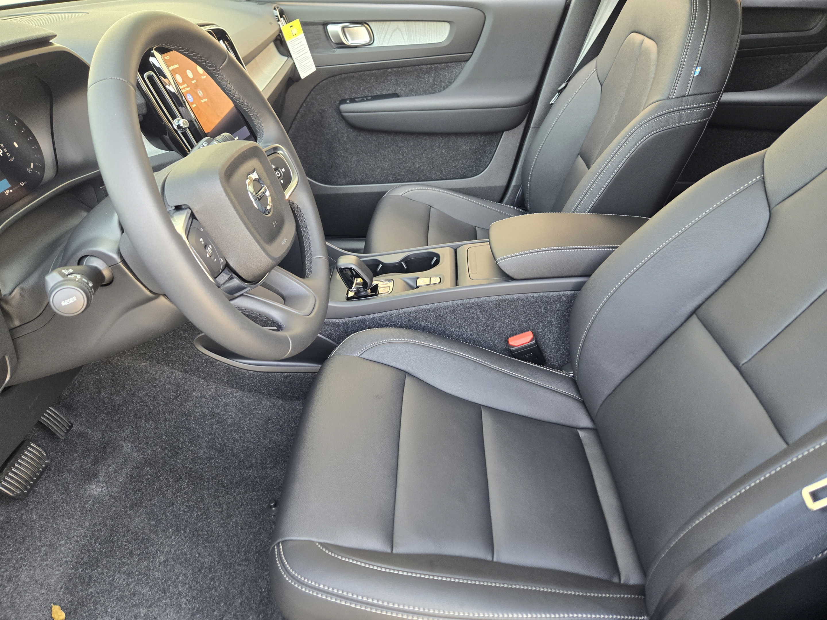 New 2026 Volvo XC40 B5 Core w/ Protection Package Premier AWD/4WD image 10