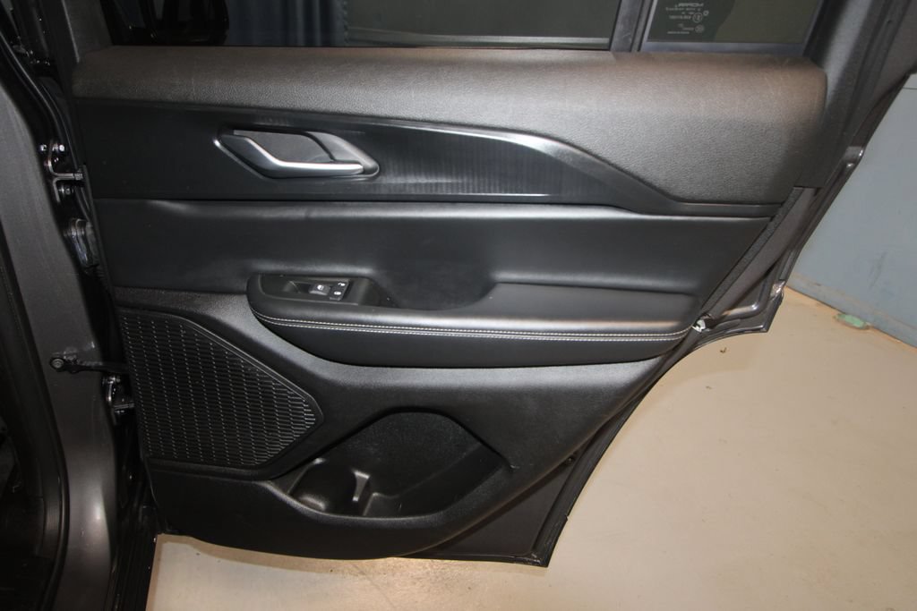 Used 2024 Jeep Grand Cherokee Altitude AWD/4WD image 25