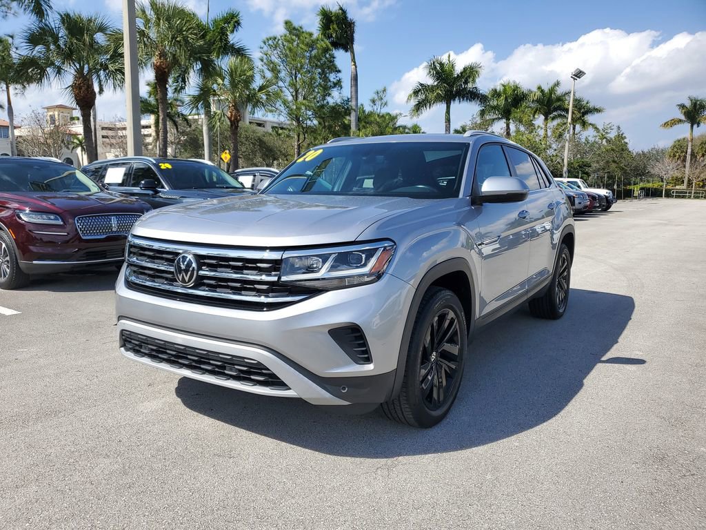 Used 2020 Volkswagen Atlas Cross Sport SE w/ Panoramic Sunroof Package AWD/4WD image 2