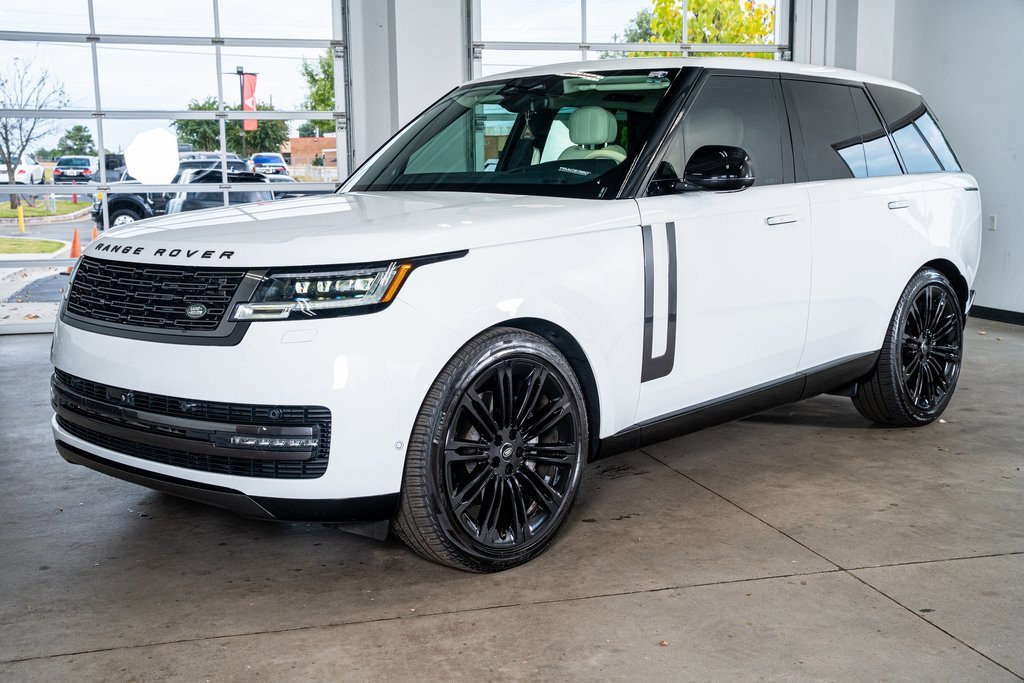 Used 2024 Land Rover Range Rover SE image 11