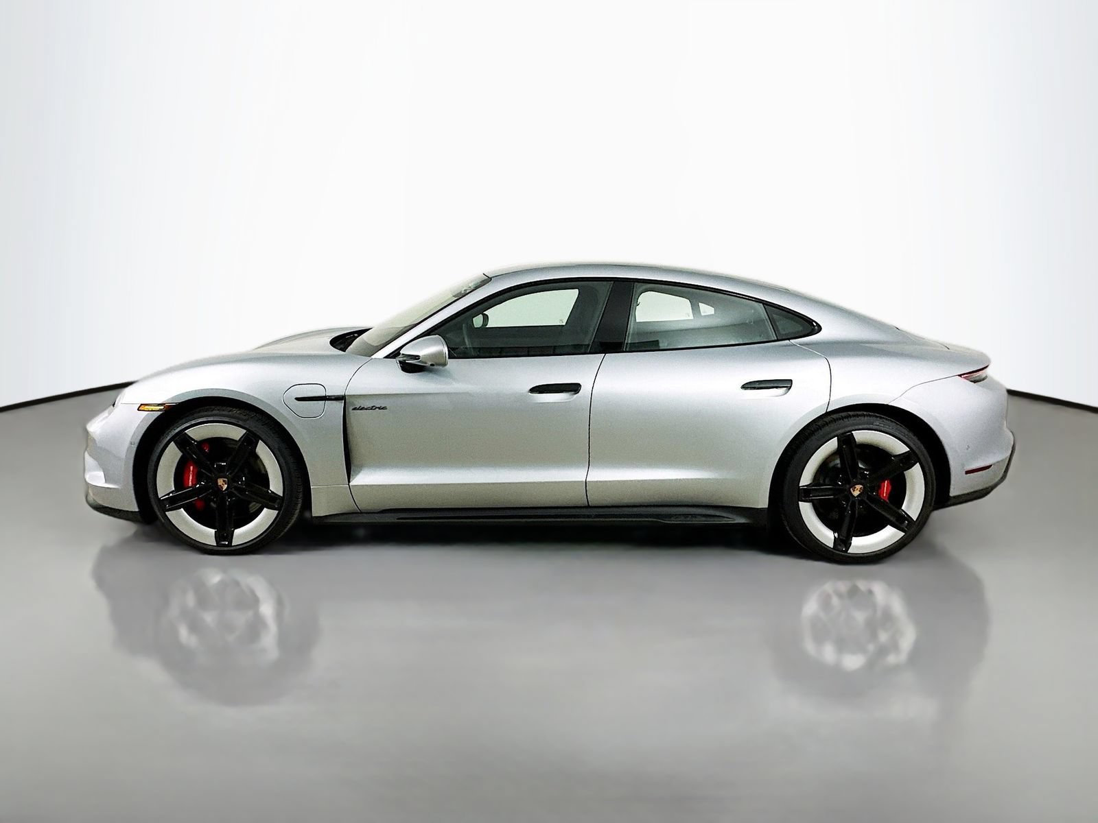New 2026 Porsche Taycan GTS AWD/4WD image 8