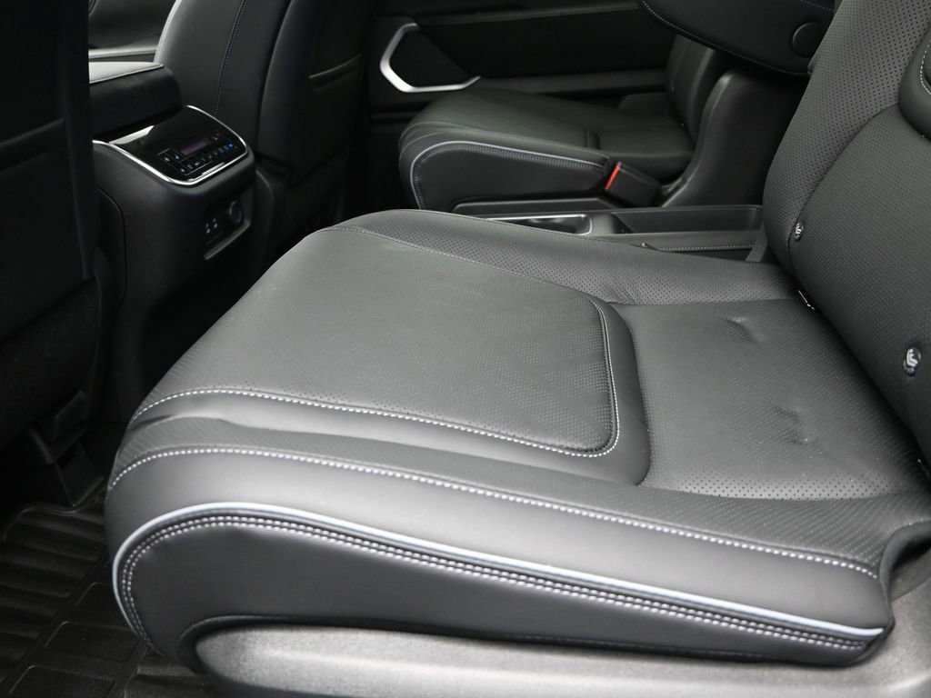 Used 2025 INFINITI QX80 Luxe RWD image 16