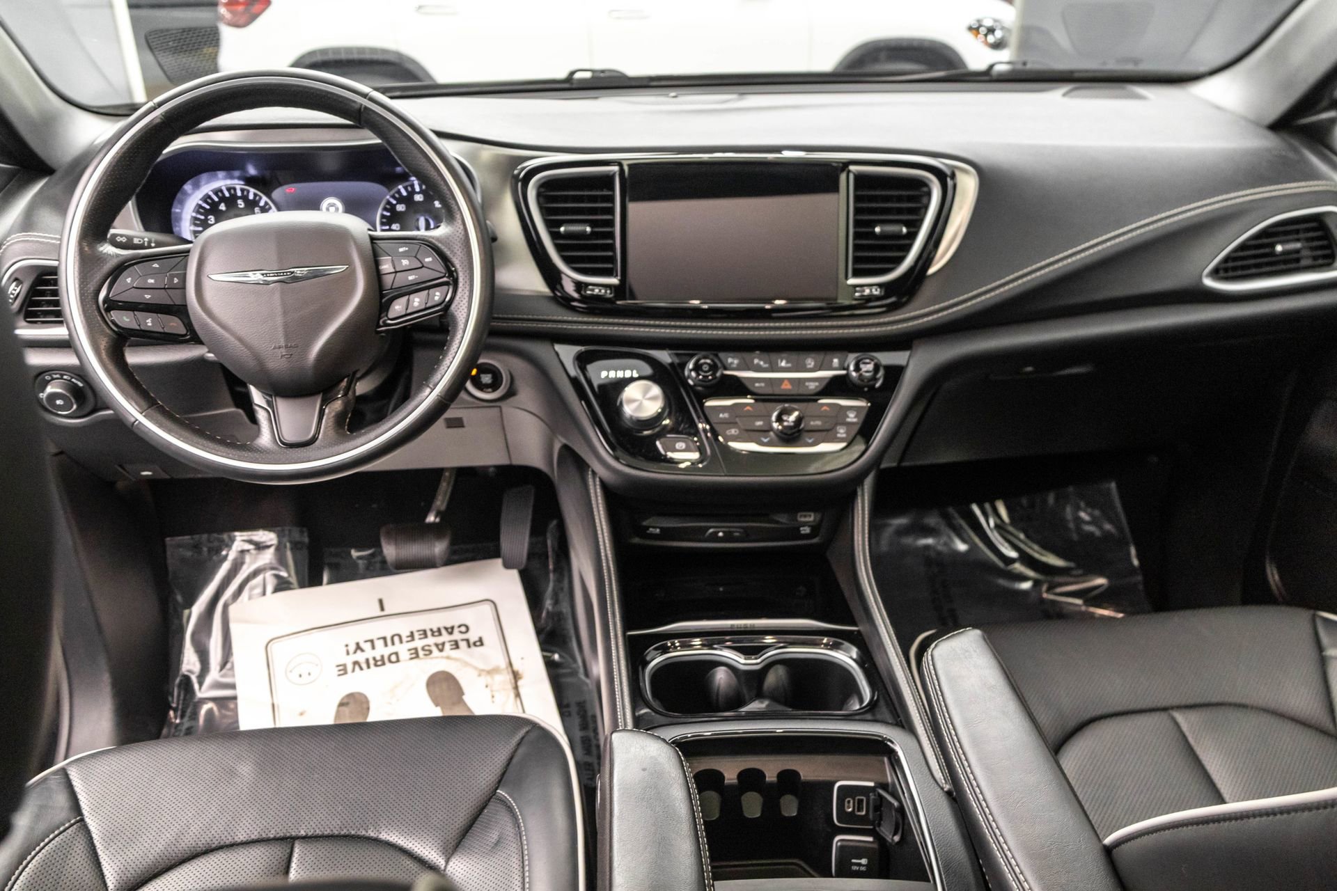 Used 2021 Chrysler Pacifica Limited w/ Uconnect Theater Family Group AWD/4WD image 33