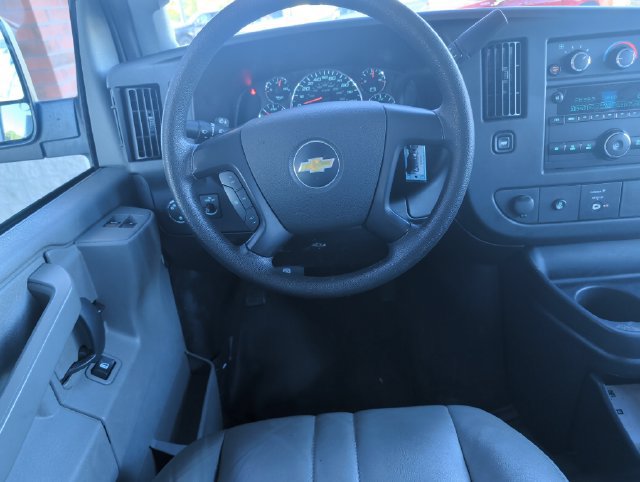 Used 2016 Chevrolet Express 2500 RWD image 2
