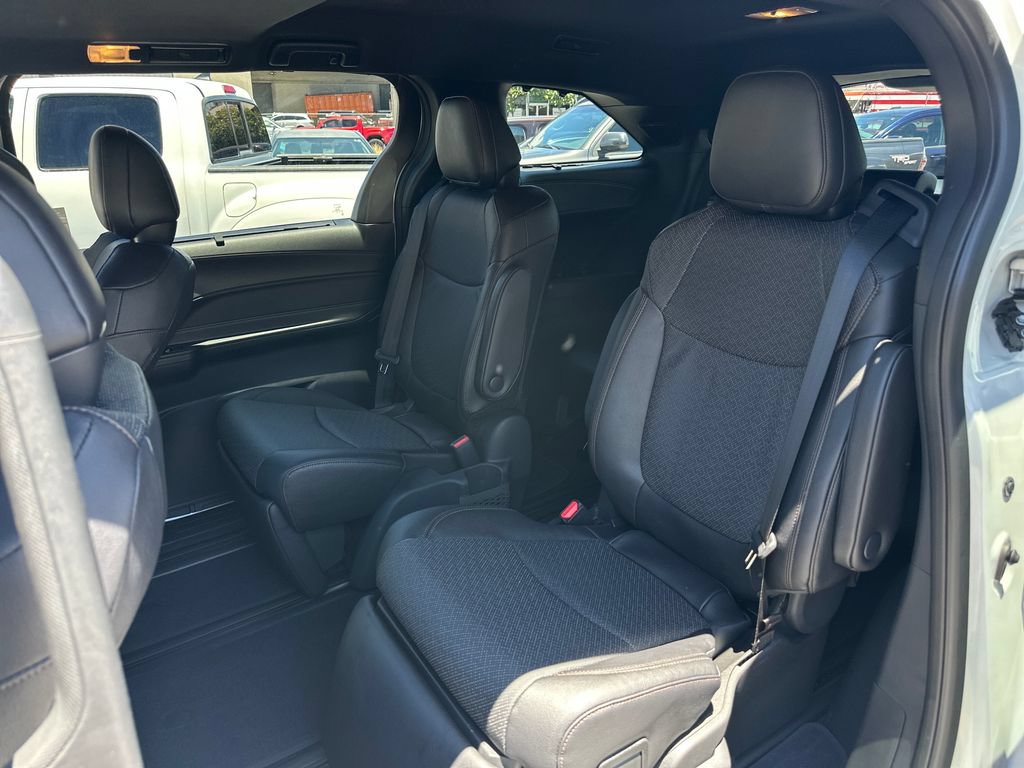 Used 2026 Toyota Sienna Limited FWD image 14