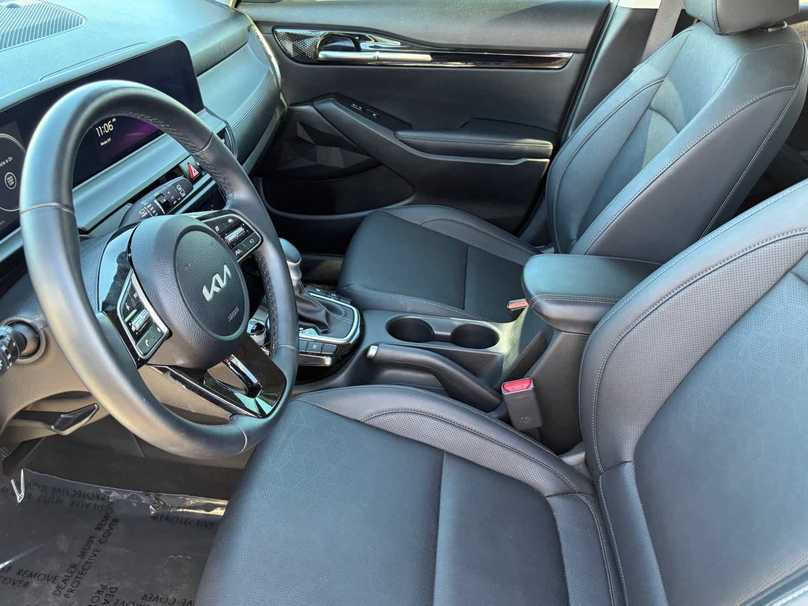 Used 2024 Kia Seltos EX FWD image 2