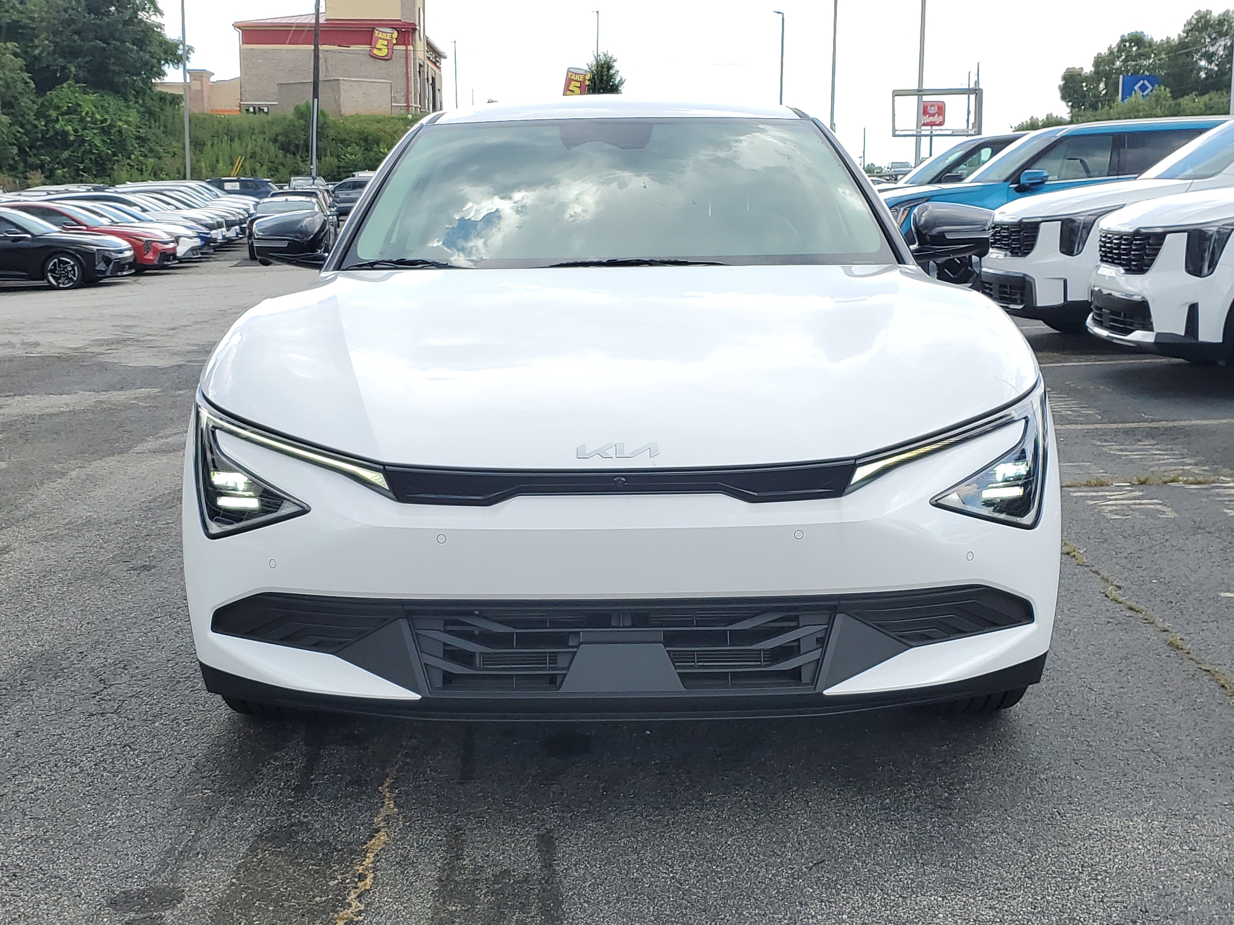 New 2025 Kia EV6 Light w/ Light LR Technology Package image 2