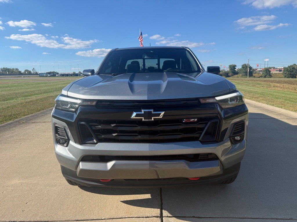 Used 2024 Chevrolet Colorado Z71 w/ Z71 Convenience Package 2 AWD/4WD image 10