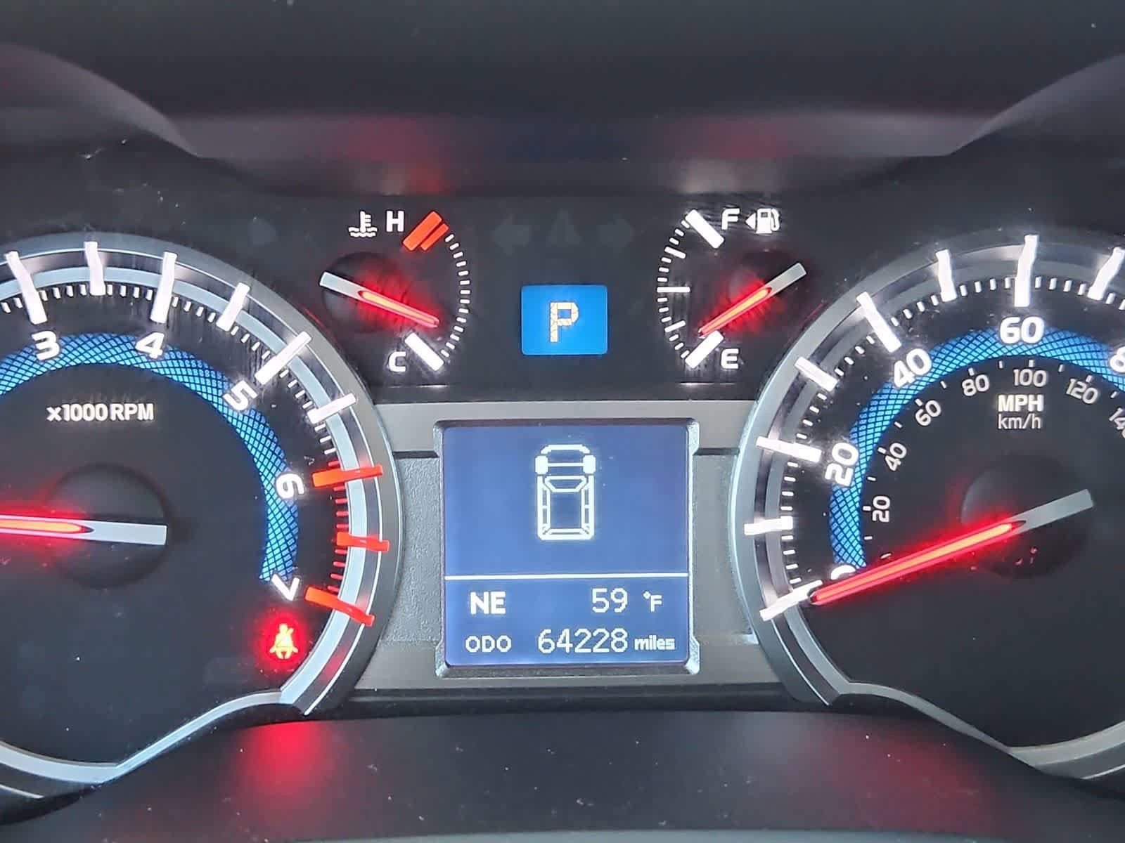Used 2018 Toyota 4Runner SR5 AWD/4WD image 33