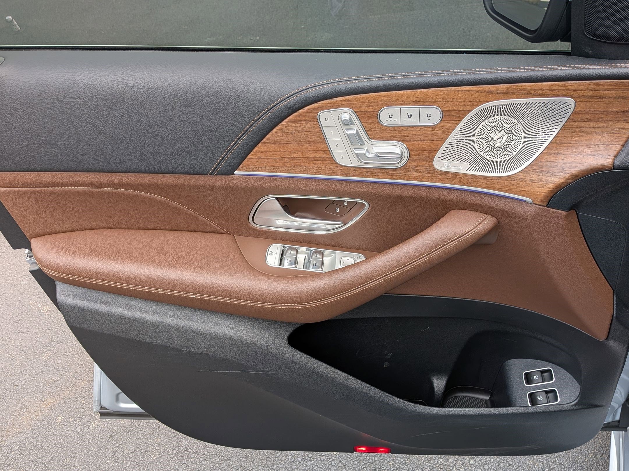 Certified 2025 Mercedes-Benz GLE 450e 4MATIC image 14