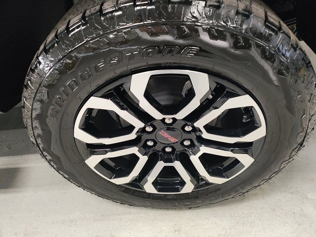 New 2026 GMC Canyon AT4 w/ Technology Plus Package image 17