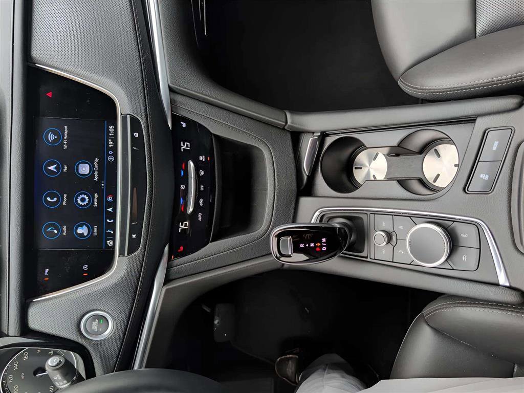 Used 2025 Cadillac XT5 Premium Luxury image 15
