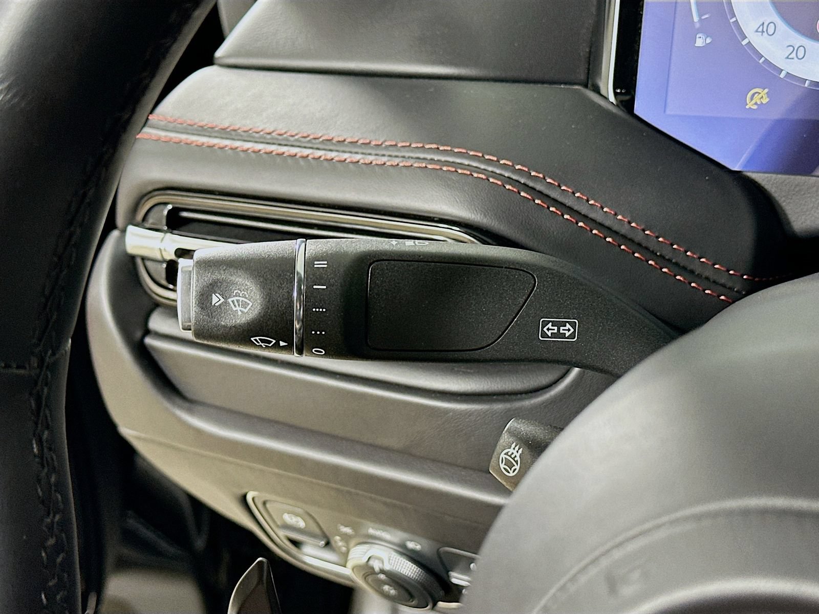 Used 2024 Aston Martin DB12 Coupe RWD image 20