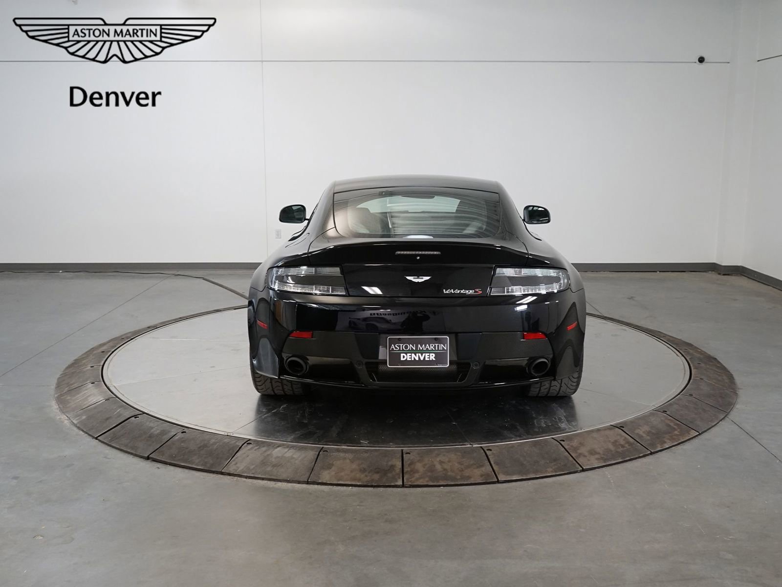Used 2017 Aston Martin V12 Vantage S image 4