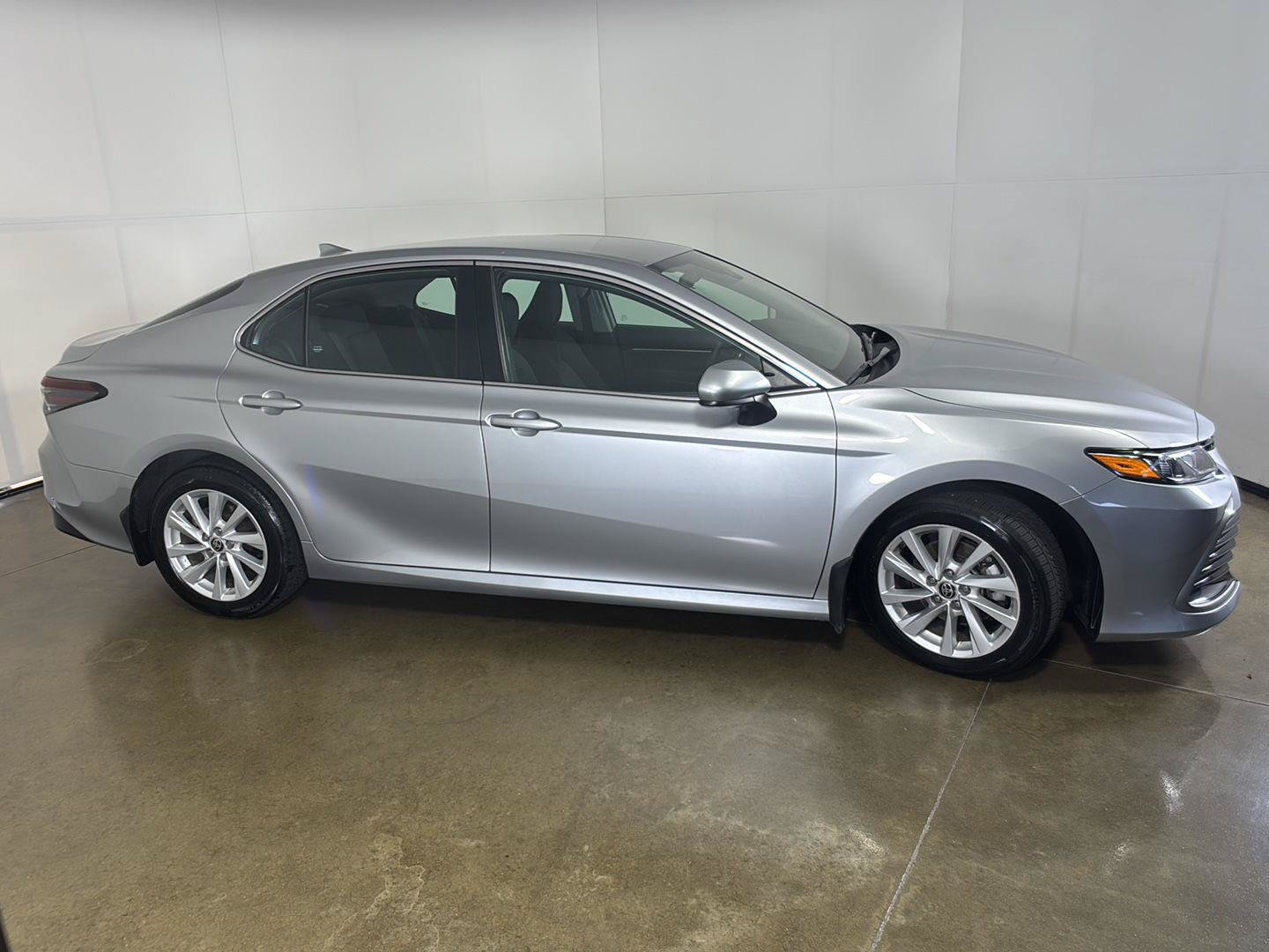 Used 2023 Toyota Camry LE FWD image 8