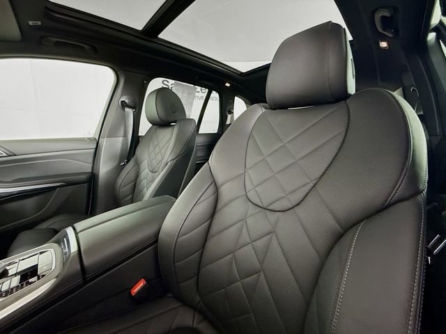 Used 2024 BMW X5 xDrive40i w/ Premium Package image 22