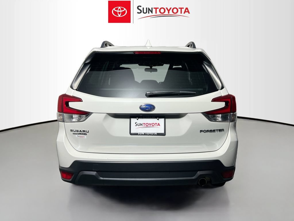 Used 2023 Subaru Forester Limited AWD/4WD image 5