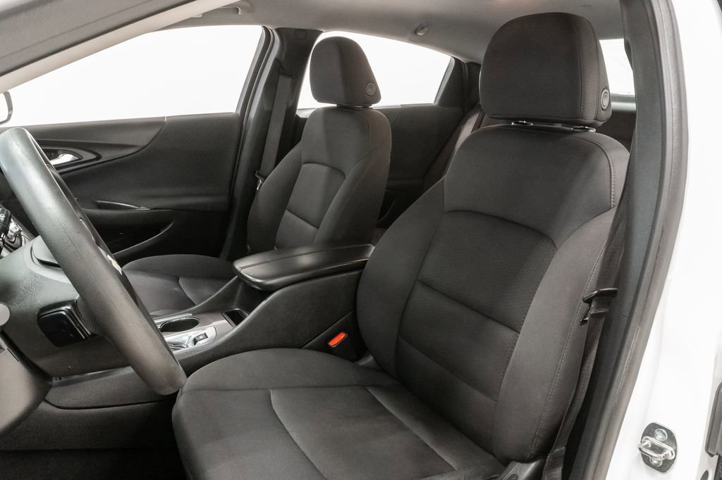 Used 2023 Chevrolet Malibu LT image 9