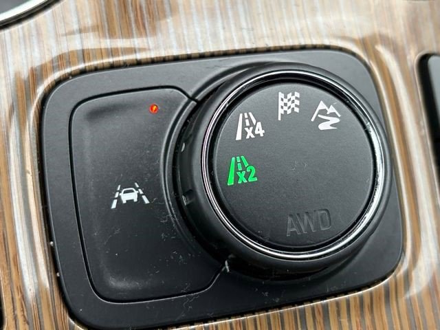 Used 2023 GMC Acadia SLE w/ Driver Convenience Package image 18