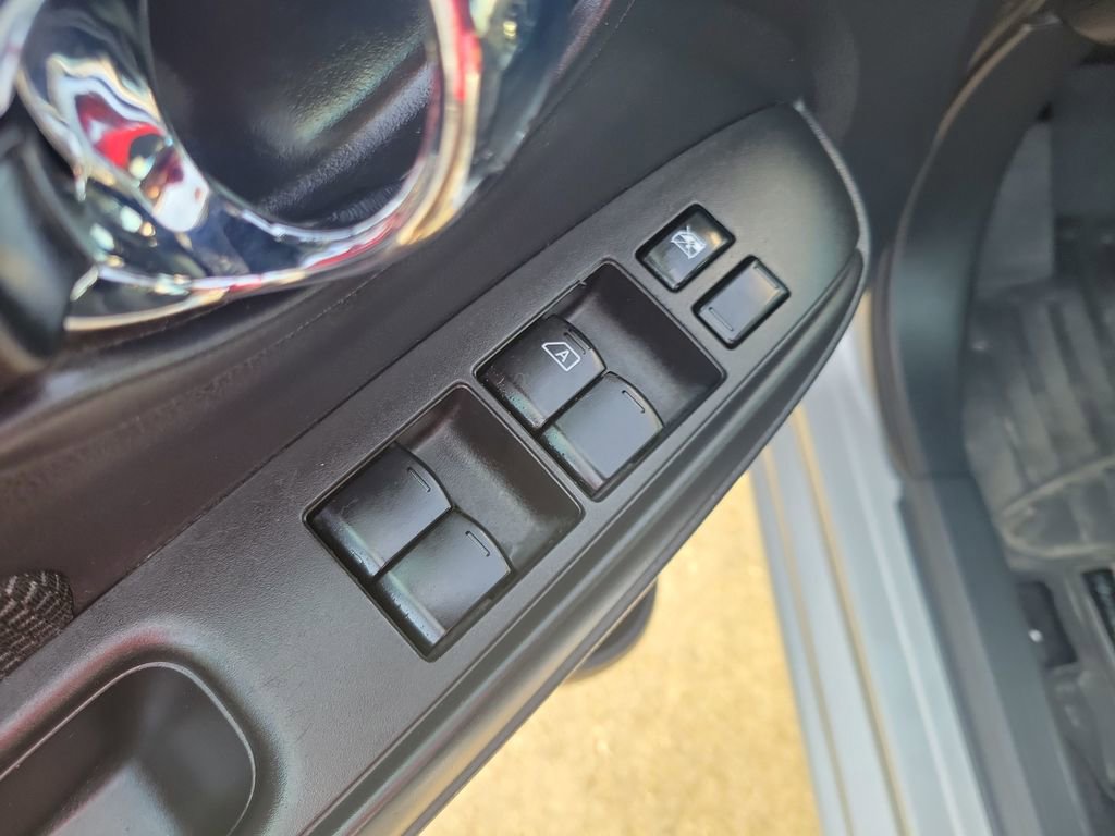 Used 2019 Nissan Versa SV image 13