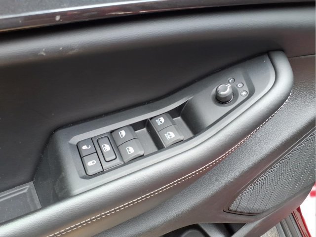 Used 2023 Jeep Grand Cherokee Laredo w/ Luxury Tech Group I AWD/4WD image 16