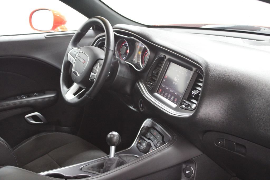 Used 2016 Dodge Challenger R/T Scat Pack w/ Leather Interior Group image 26