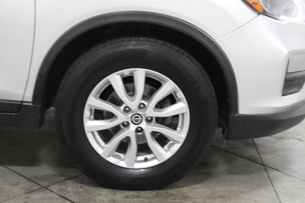 Used 2020 Nissan Rogue SV AWD/4WD image 12