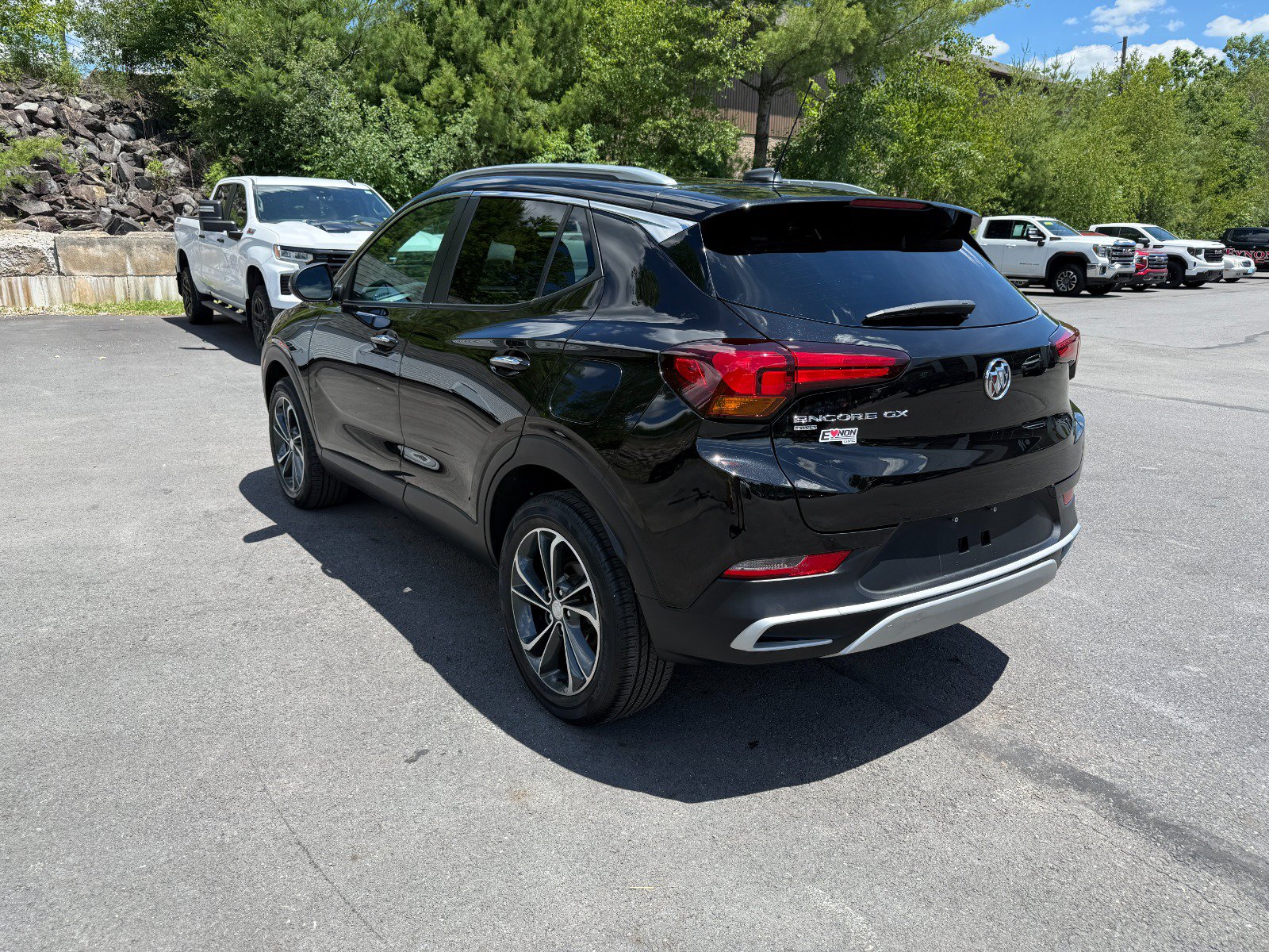 Used 2023 Buick Encore GX Select AWD/4WD image 3