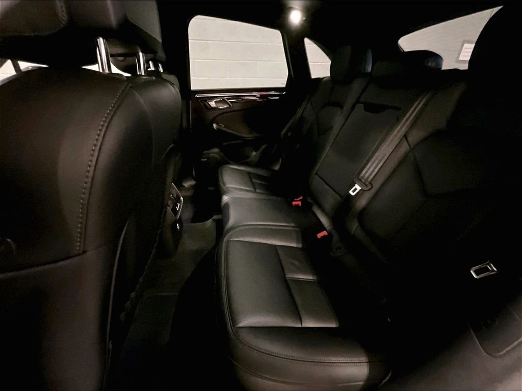 Used 2025 Porsche Macan image 22