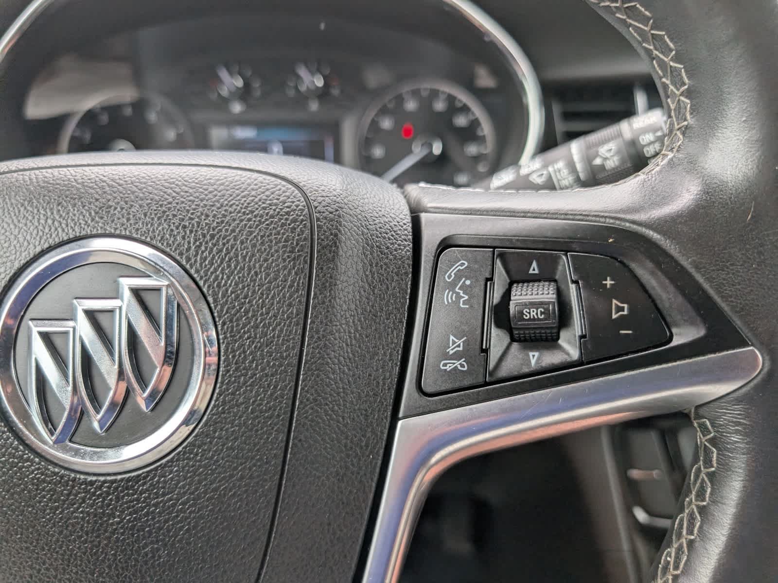 Used 2020 Buick Encore Preferred AWD/4WD image 22