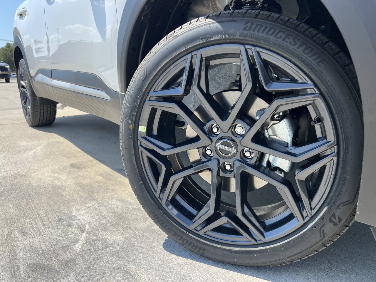 New 2027 Nissan Kicks SR FWD image 7