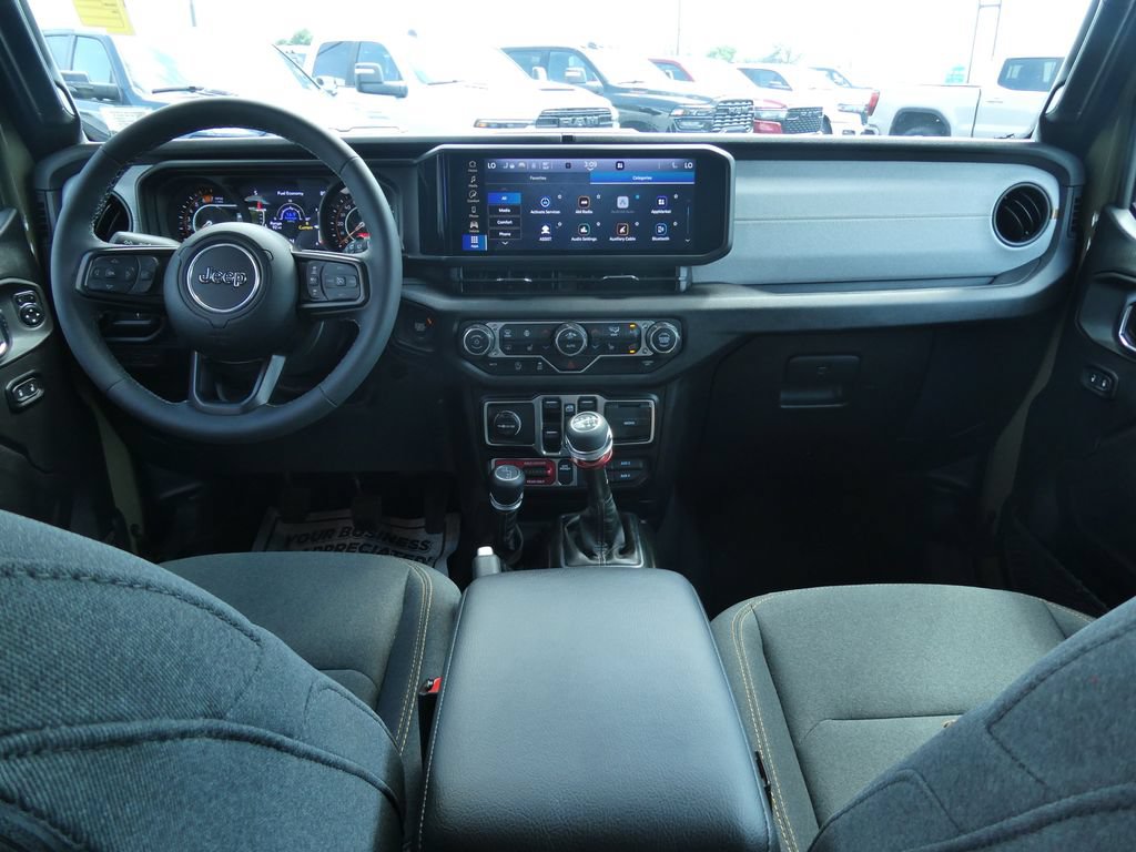Used 2025 Jeep Wrangler Unlimited Sport AWD/4WD image 20