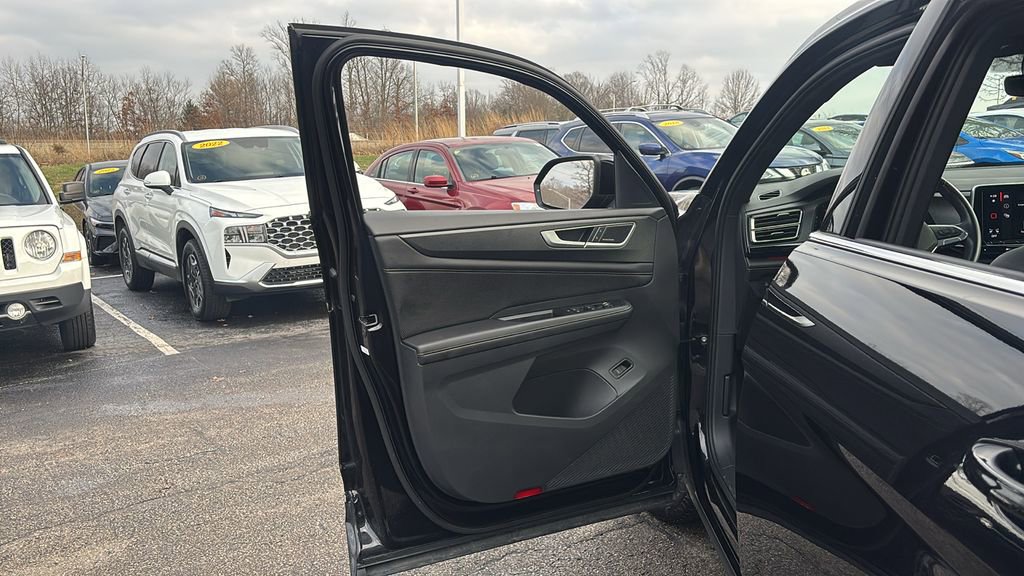 Used 2025 Volkswagen Atlas Cross Sport SEL Premium R-Line image 11