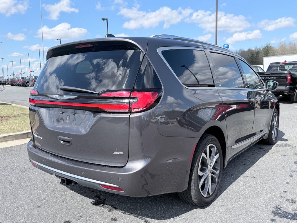 Used 2022 Chrysler Pacifica Pinnacle image 6