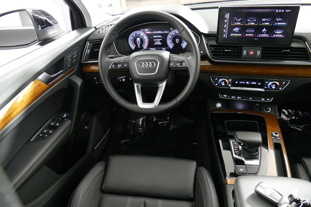 Used 2023 Audi Q5 2.0T Premium Plus w/ Premium Plus Package AWD/4WD image 28