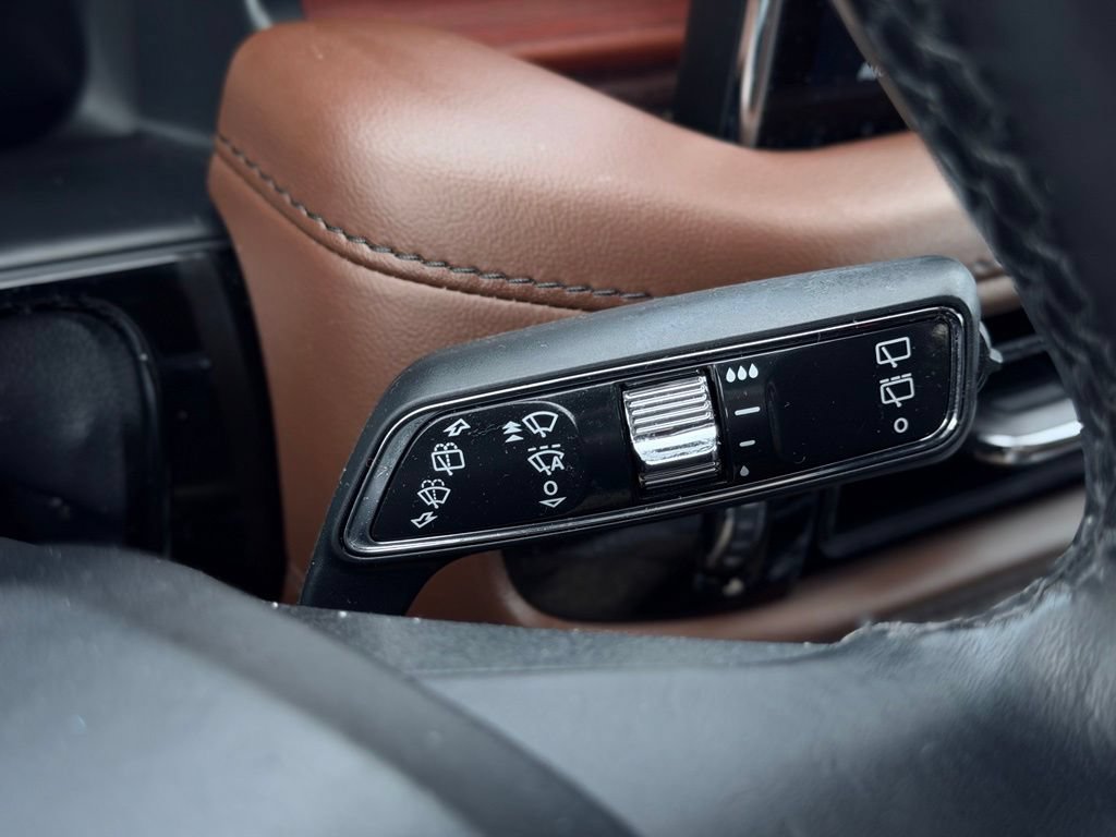 Used 2023 Lincoln Nautilus Reserve AWD/4WD image 33