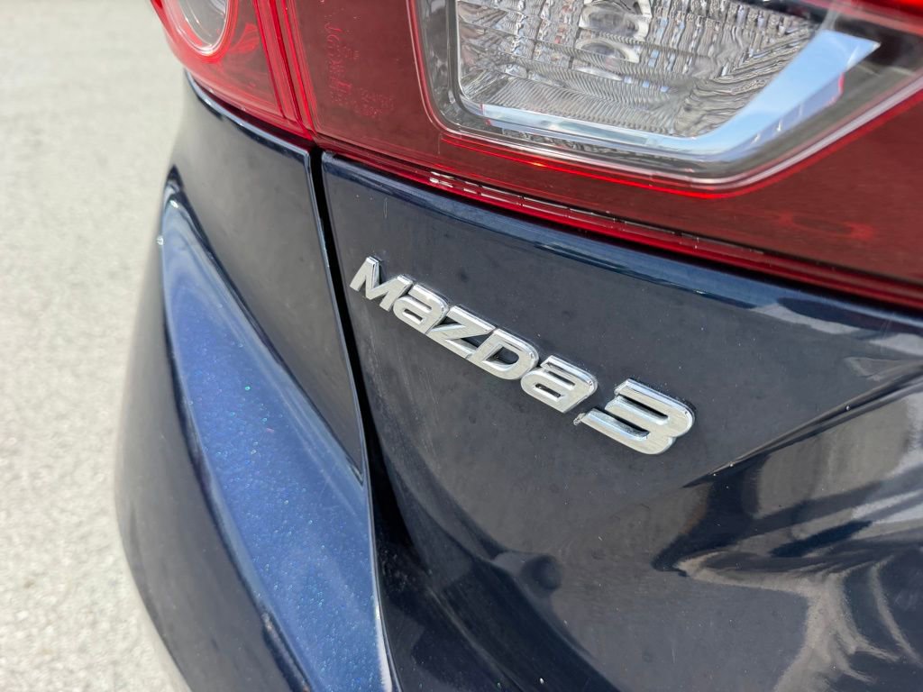 Used 2018 MAZDA MAZDA3 Sport FWD image 10