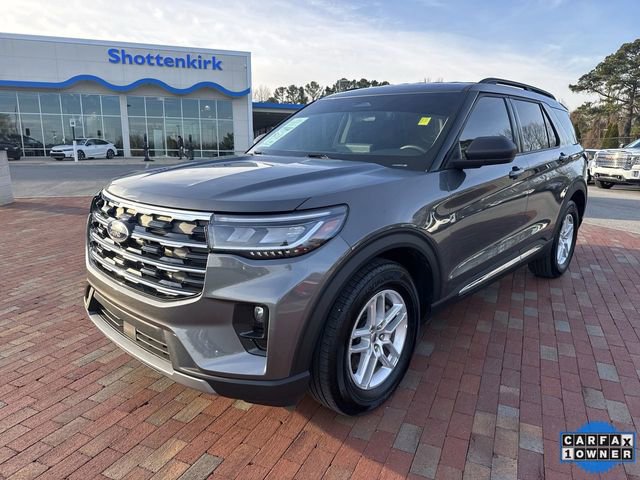 Used 2025 Ford Explorer Active w/ Active Comfort Package image 1