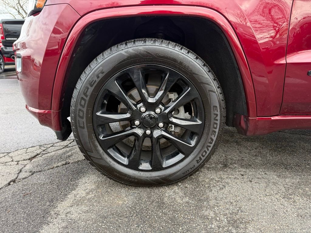 Used 2018 Jeep Grand Cherokee Altitude AWD/4WD image 24